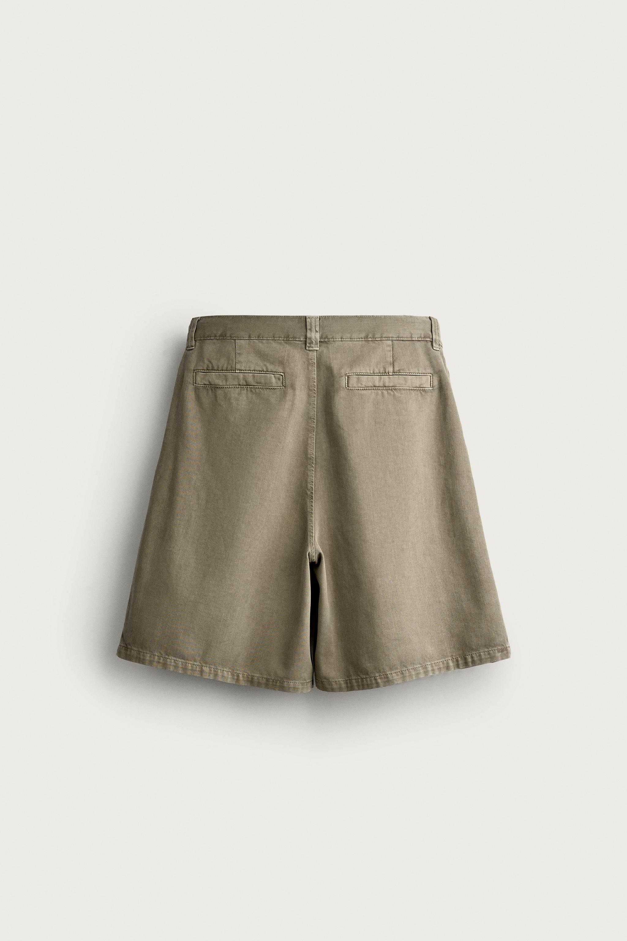 Wide-Leg Pleated Bermuda Shorts